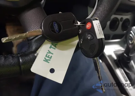 2014 Ford Focus Se z USA, uszkodzony, nr VIN 1FADP3K21EL193672